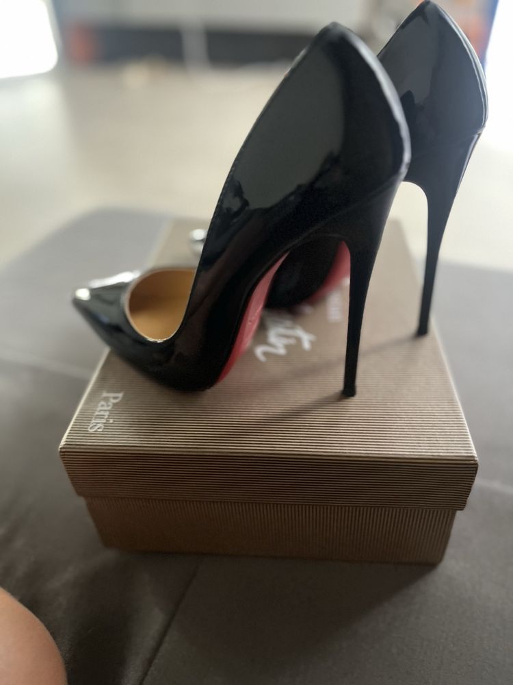 Christian Louboutin 40 jak nowe