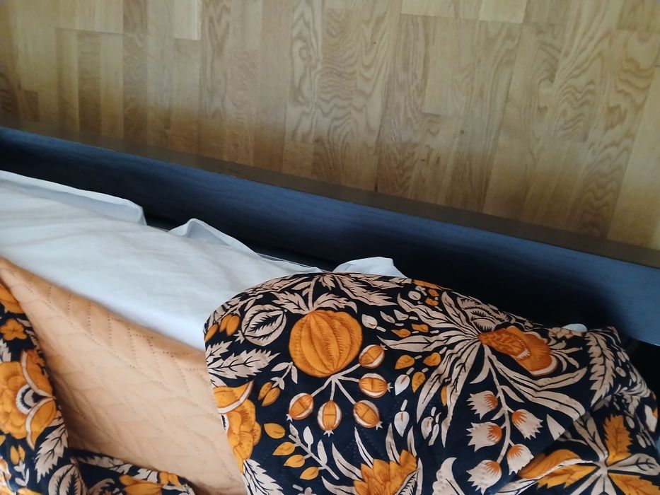 Sommier em madeira wengé