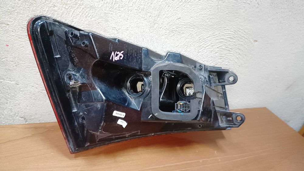 Skoda Superb III Kombi Lampa tył prawa