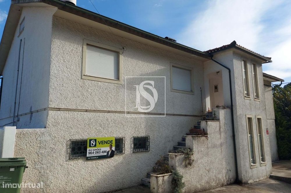 Prédio comercial + Moradia T4 em Pedronhe, Santiago de Besteiros