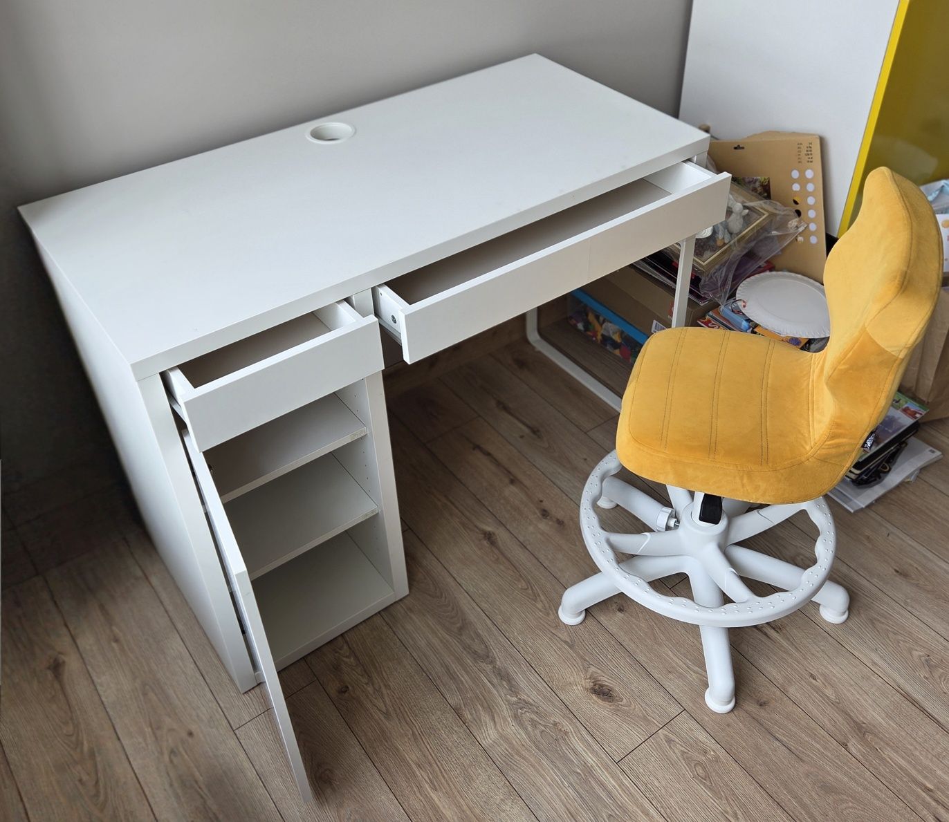 Funkcjonalne biurko IKEA MICKE - Stan dobry