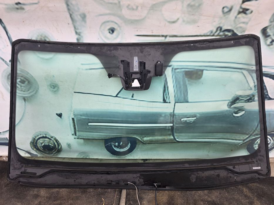 Лобове скло повний підігрів на Toyota Highlander 20-25 року