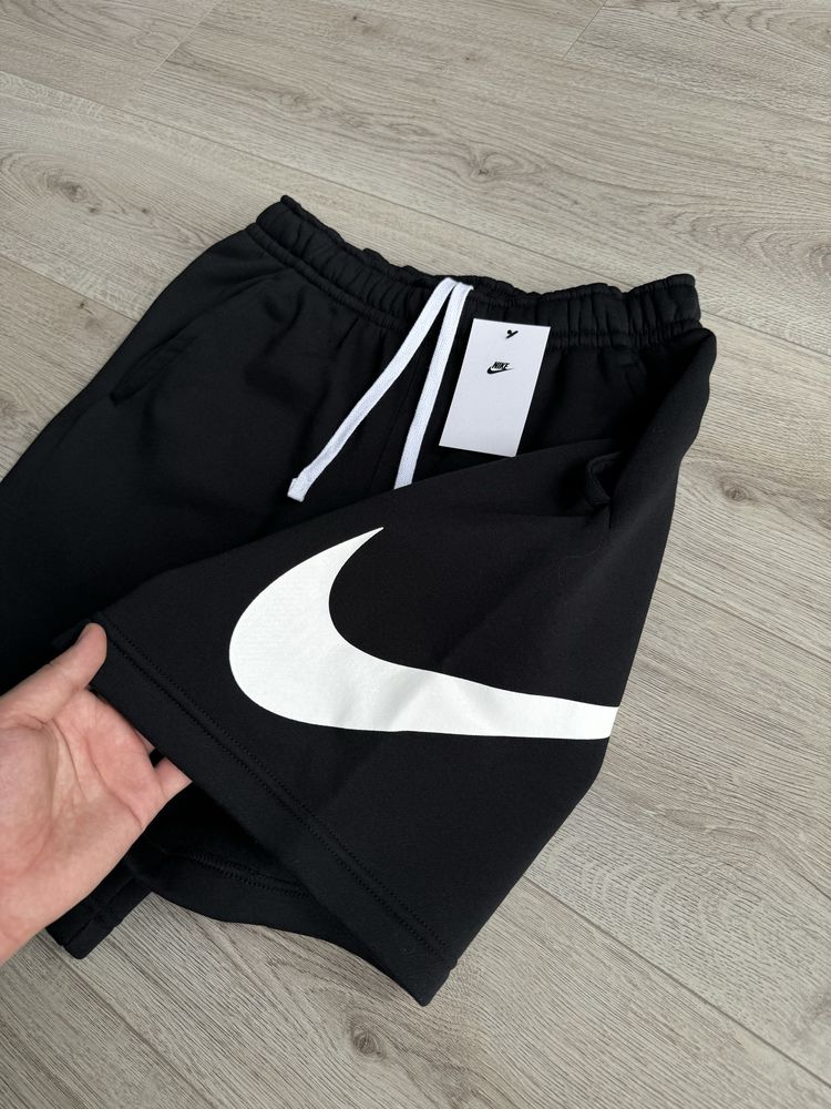 Шорты Nike Swoosh
