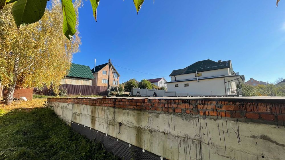 Продається VIP ділянка,м-н Обрій з фундаментом під сучасний котедж. HH