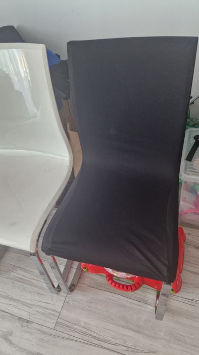 Krzesła lakierowane