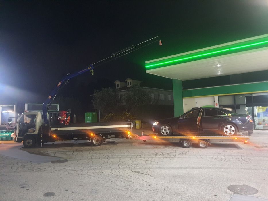 Aluguer de Carrinha com Grua e atrelado de 5,5 metros Com Motorista