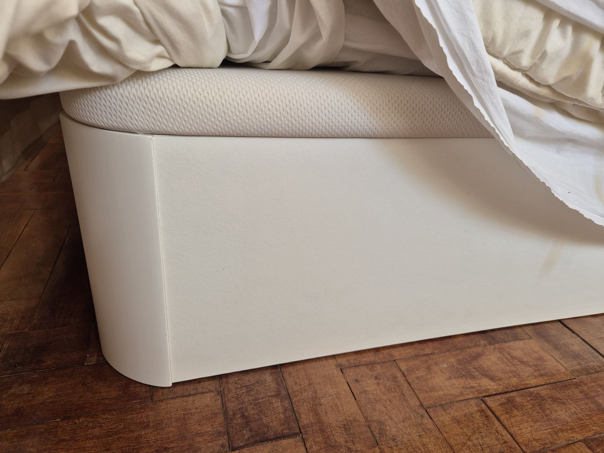 Cama Pikolin e colchão Molaflex de casal em  muito bom estado com arru