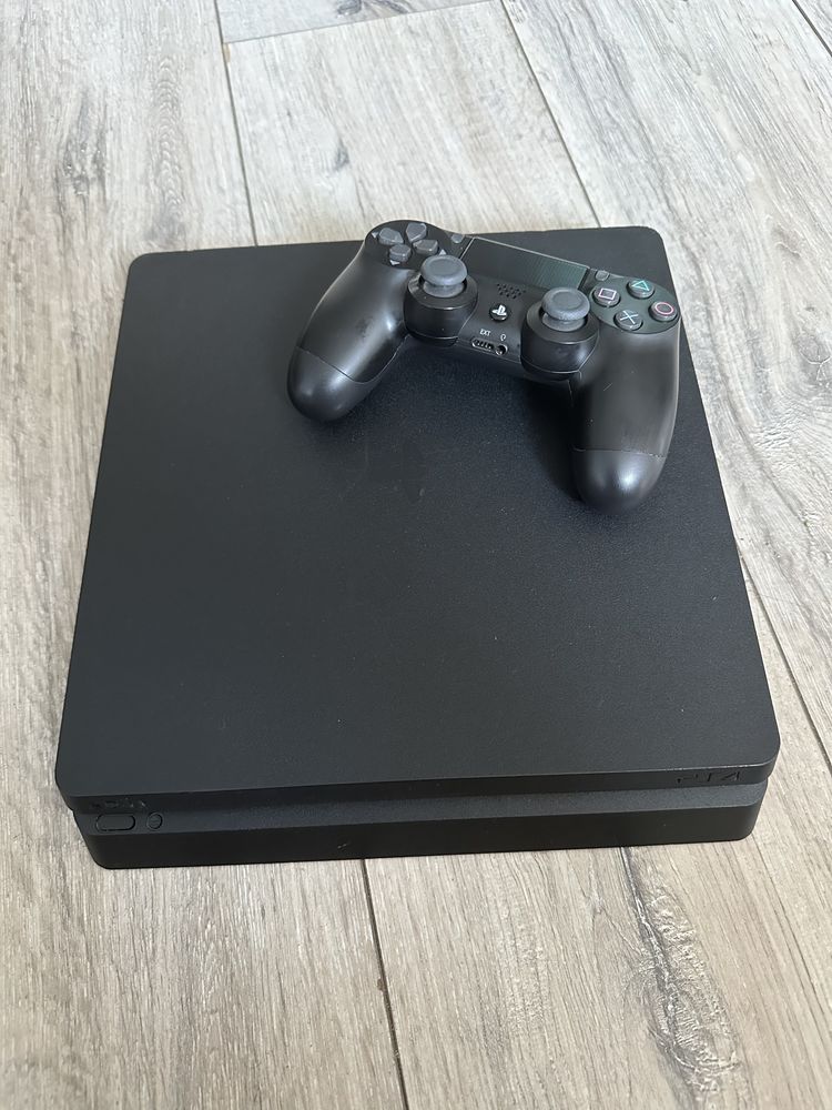 Ps4 500gb практически не пользовался