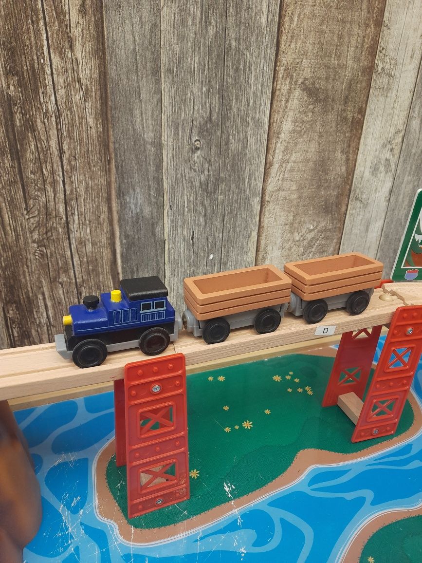 Деревянная железная дорога KidKraft Waterfall Station Train Set&Table