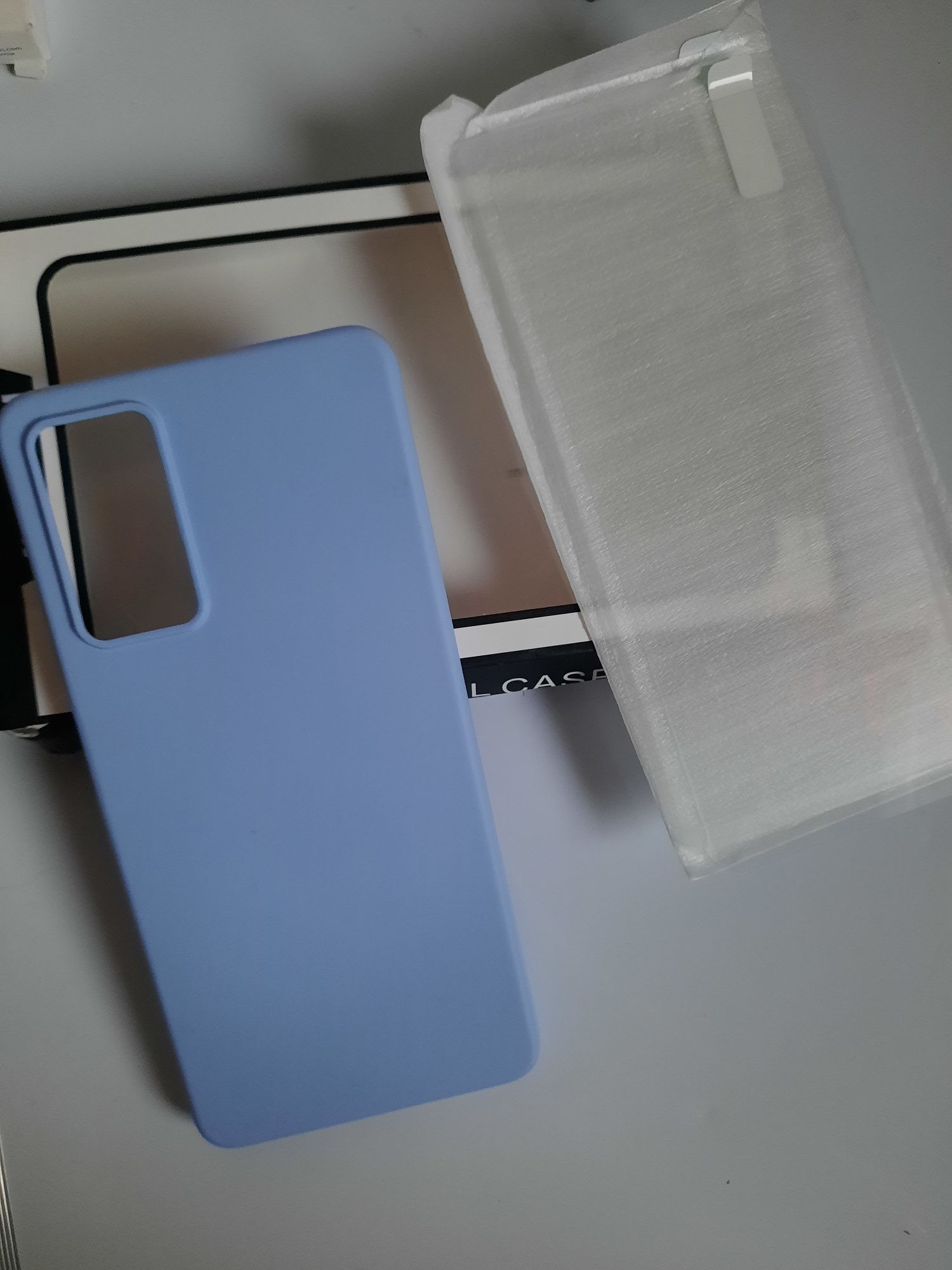 Etui na Xiaomi Redmi Note 11 pro z mikrofibrą ta szkłem hartowanym