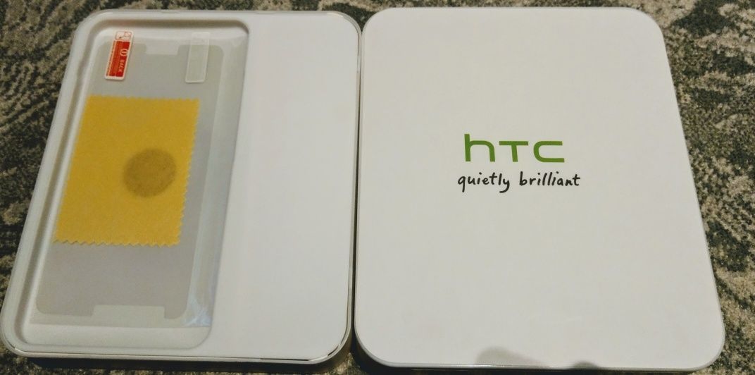 Auriculares HTC com caixa e pelicula