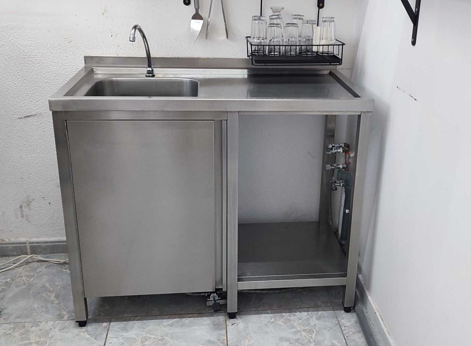 Pia com pedal. 2 Aguas. INOX. Industrial.