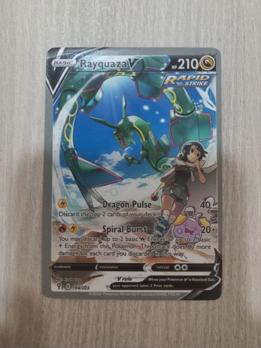 Rayquaza V #194 (Pokemon Evolving Skies)