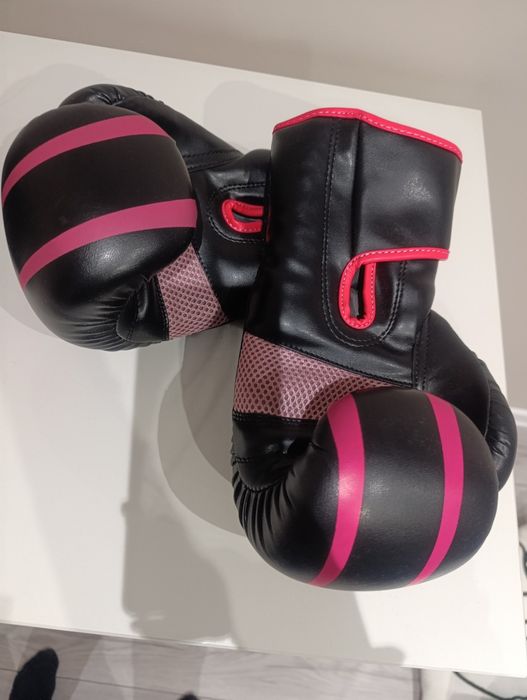 Rękawice bokserskie lub do kickboxingu