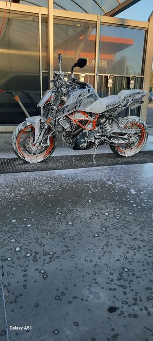 Мотоцикл КТМ Duke 390