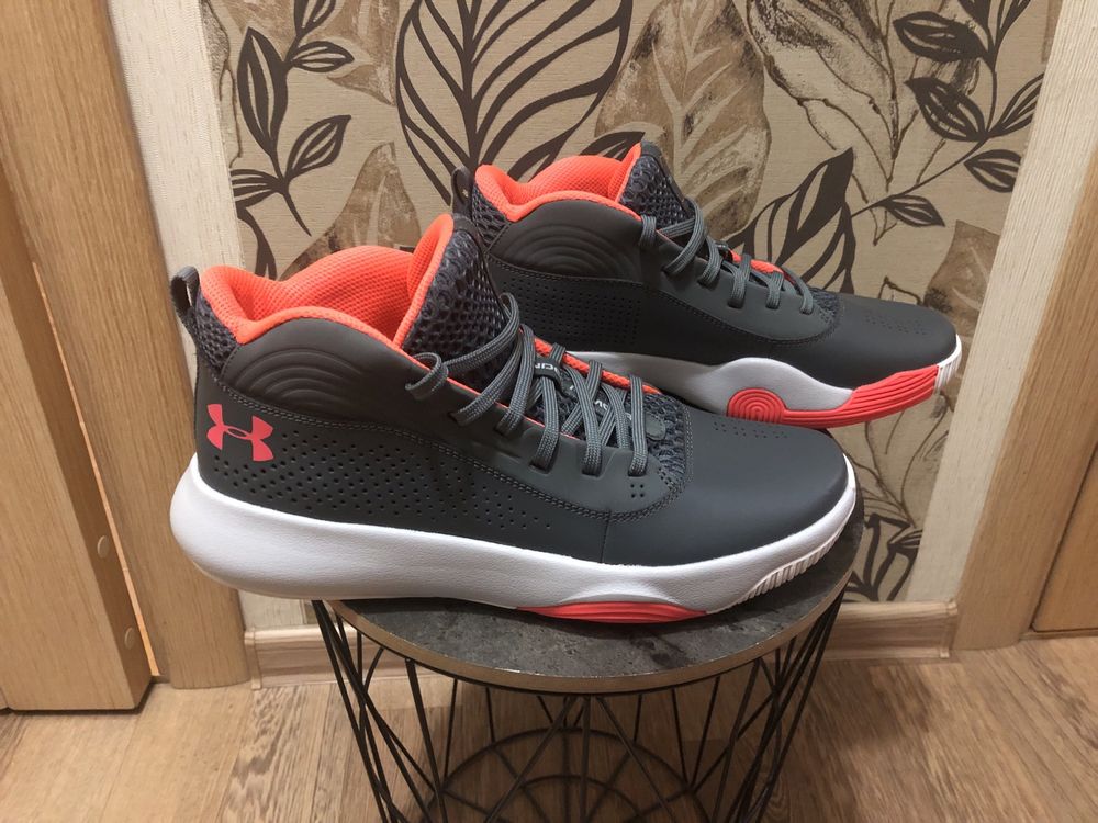 Кроссовки  Under Armour Lockdown 4 Grey 44  28 см