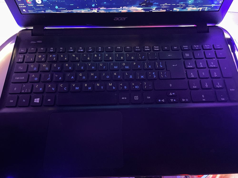 Игровой Ноутбук Acer  AMD A8 , 8ГБ , 1ТБ , 2 видеокарты