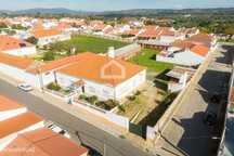 Moradia Unifamiliar Térrea T7 em lote de 1848m2| Vila Nova da Baronia