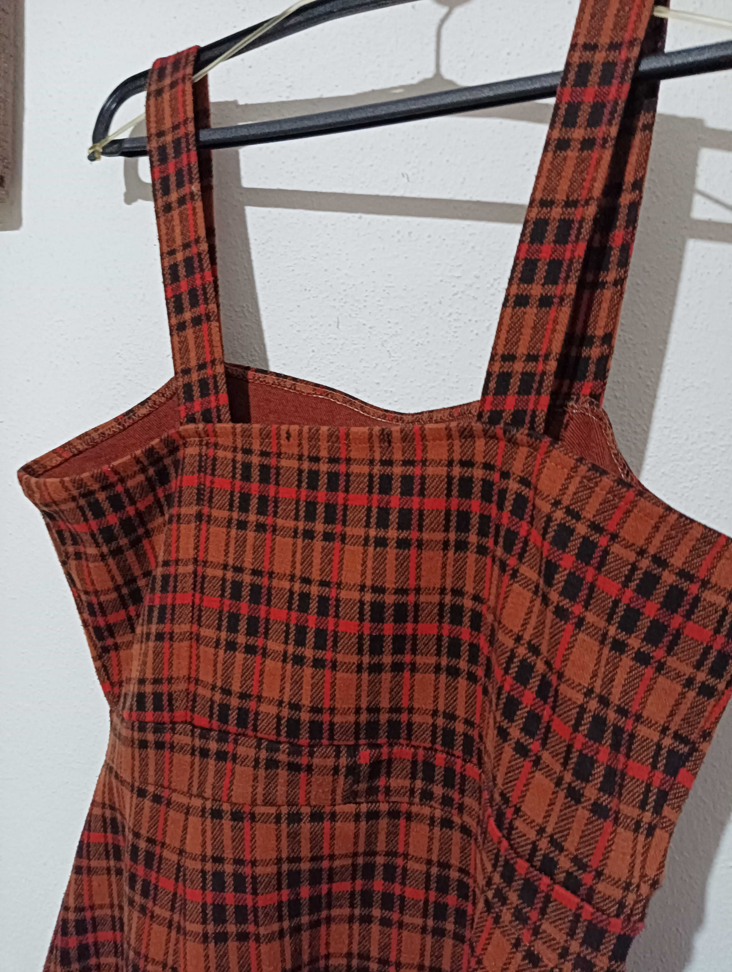 Vestido de alças, axadrezado
