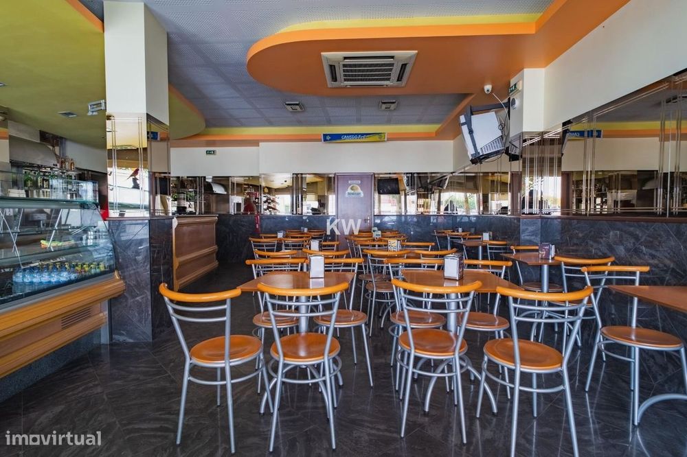 Loja c/ 187m2 + Padaria c/ Fabrico Próprio Totalmente Equipada