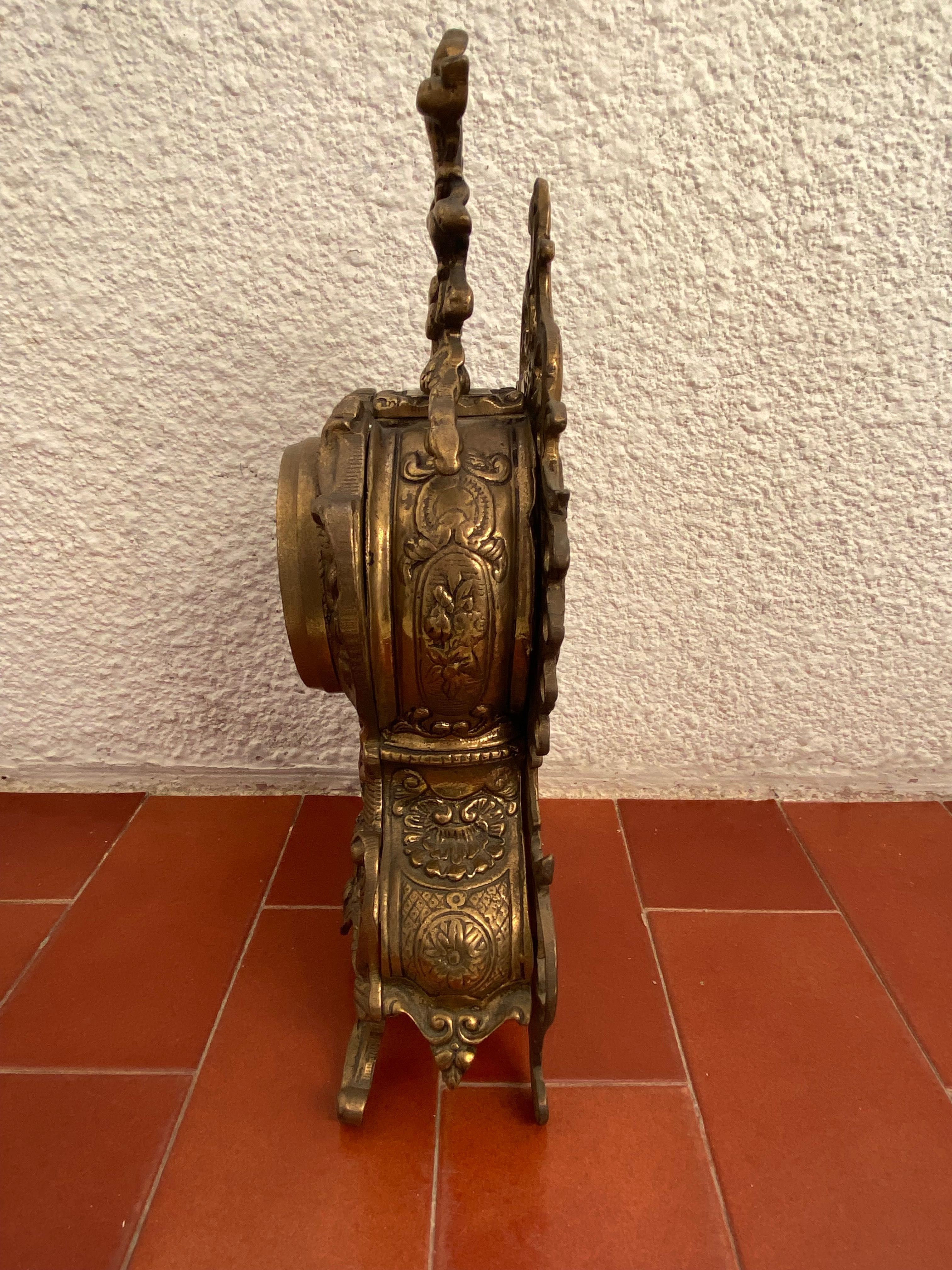 Relógio antigo de sala