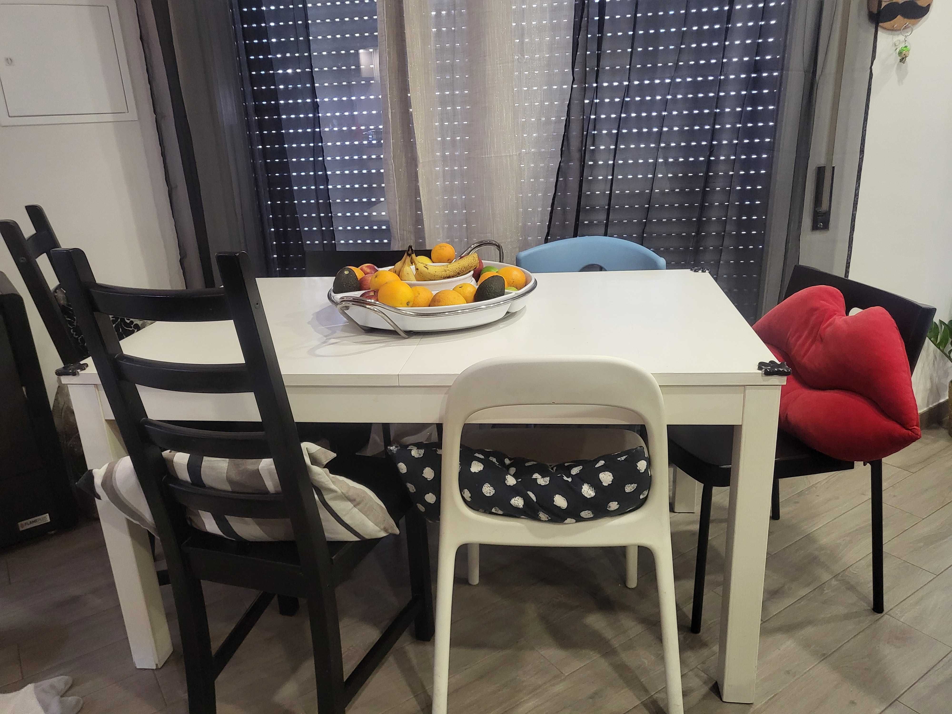 Vendo mesa com 6 cadeiras 150 euros