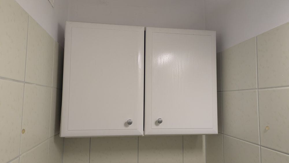 Szafka łazienkowa wisząca biała 70x50x20 cm