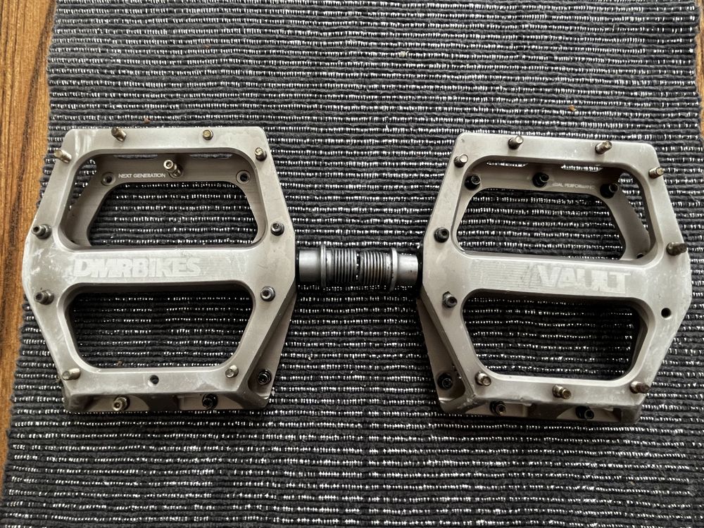 Pedały platformowe DMR Bikes Valnut