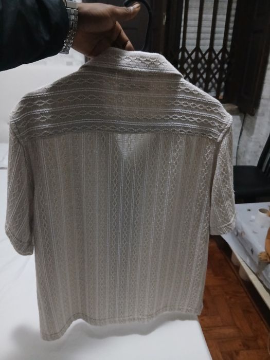 Vendo está camisa estruturada de algodão com gola bowling da Zar