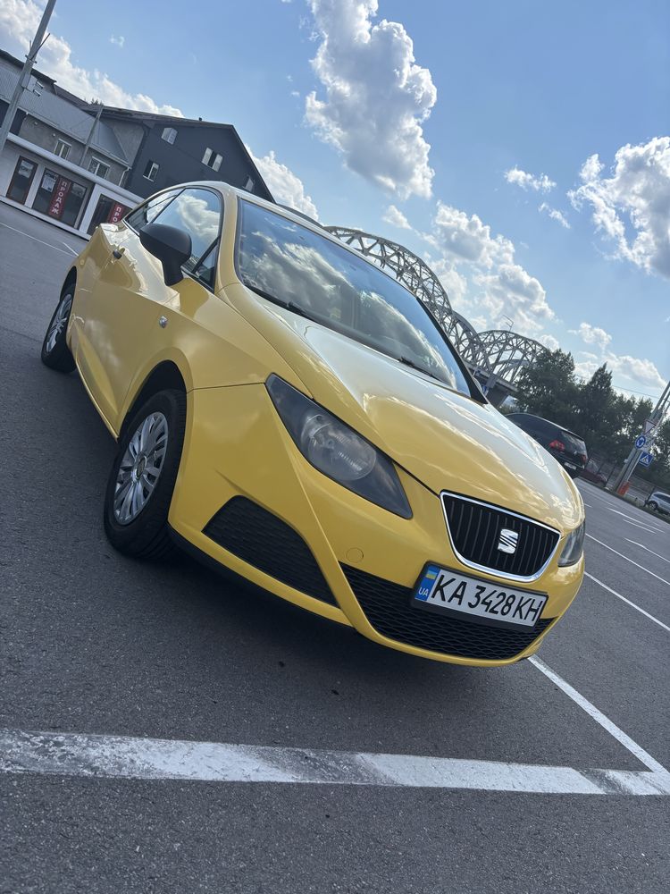 Seat Ibiza 2011 1.4 Бензин