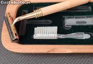 Estojo novo de higiene para homem em madeira com espelho*