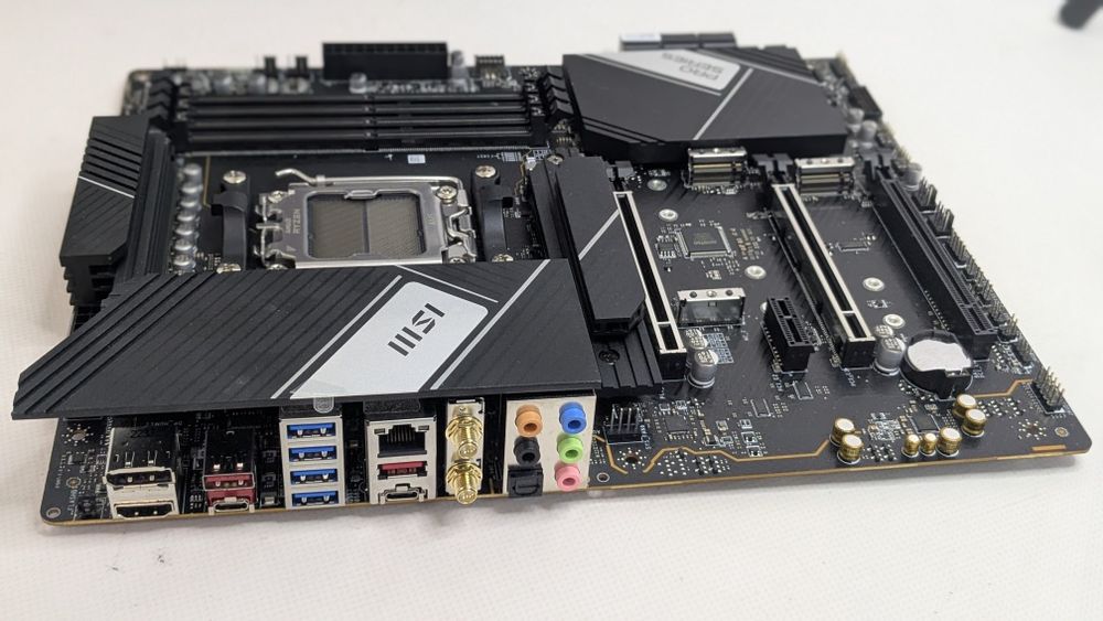 Топова Материнська плата MSI Pro X670-P WIFI\AM5\Гарантія