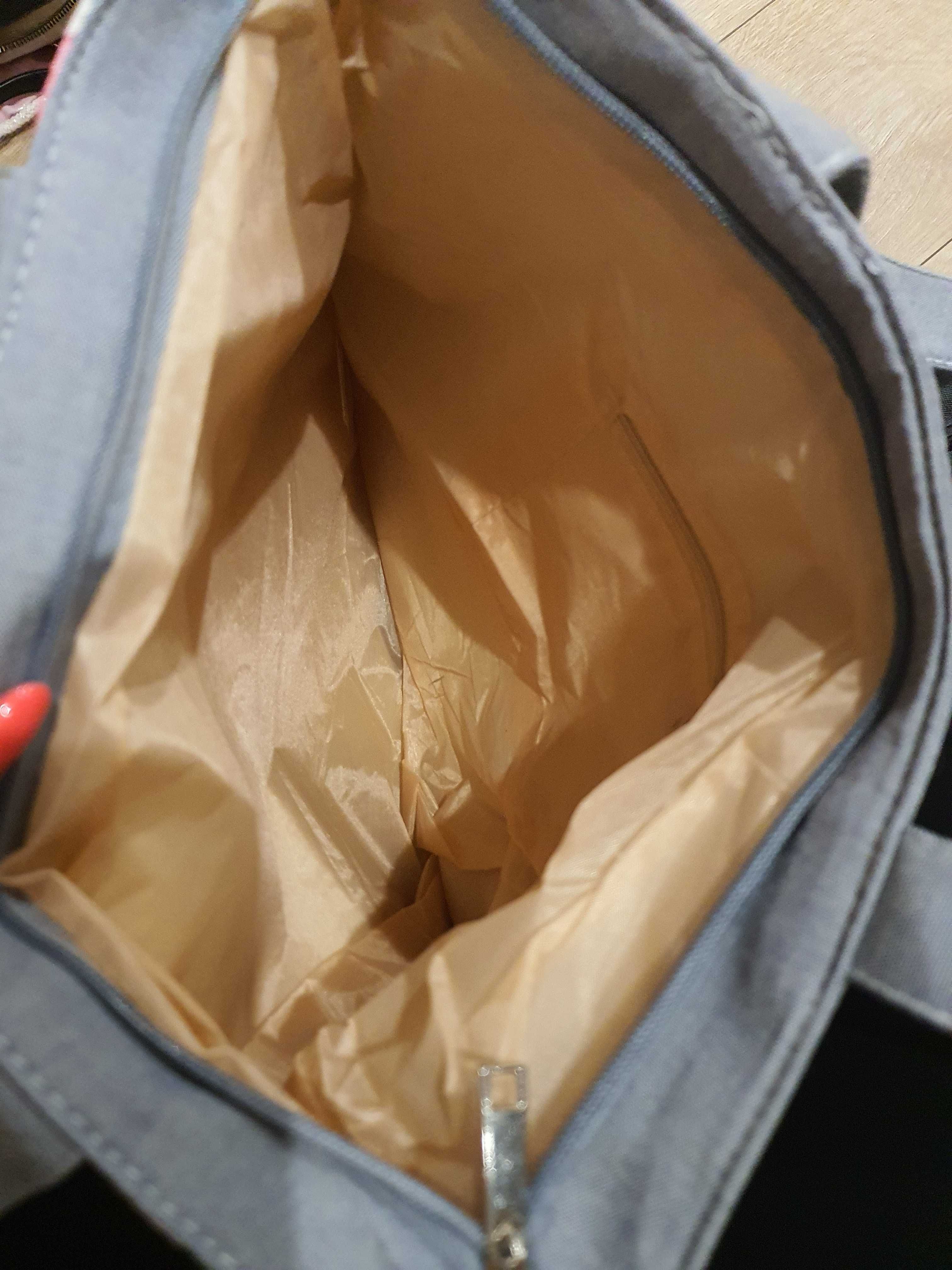 Szara torba plażowa w różowe flamingi