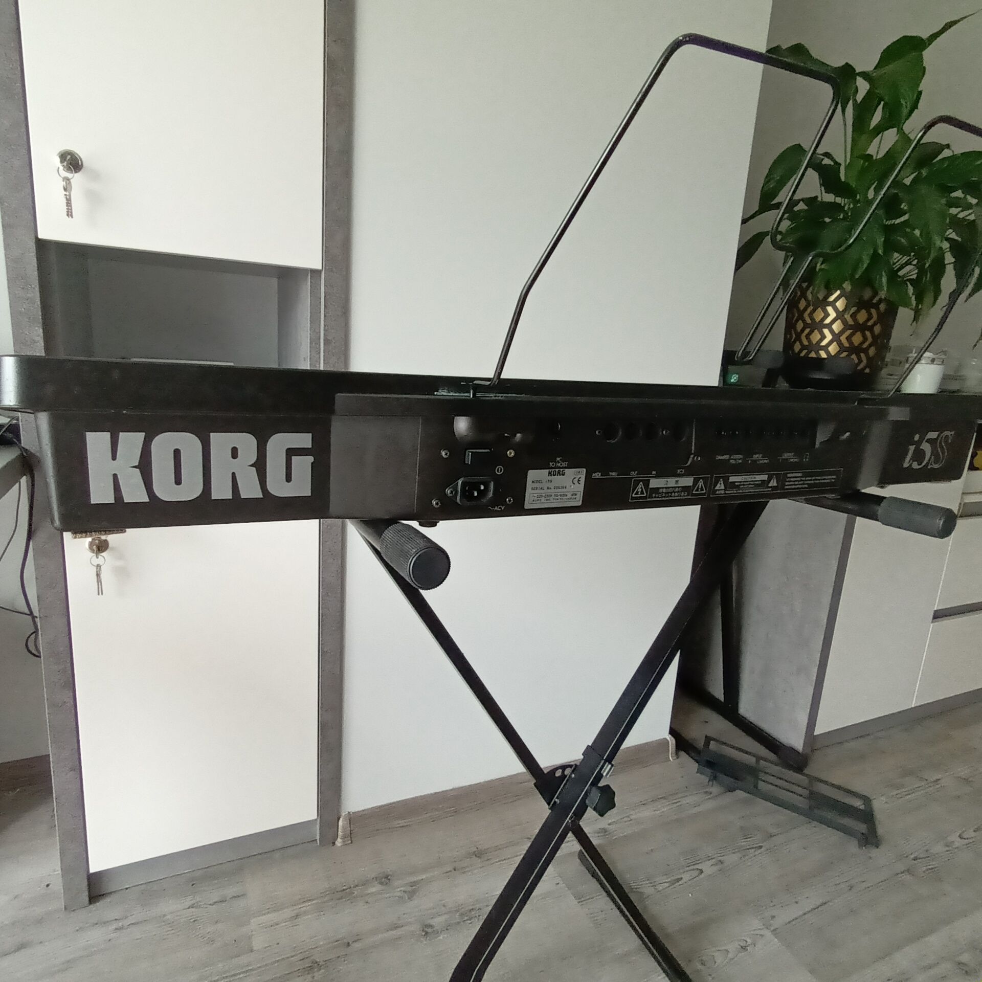 Keyboard KORG i5S