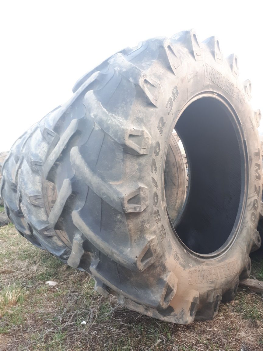 Ładna opona wzmocniona TRELLEBORG TM700 580/70 R - 38 Cała Zdrowa