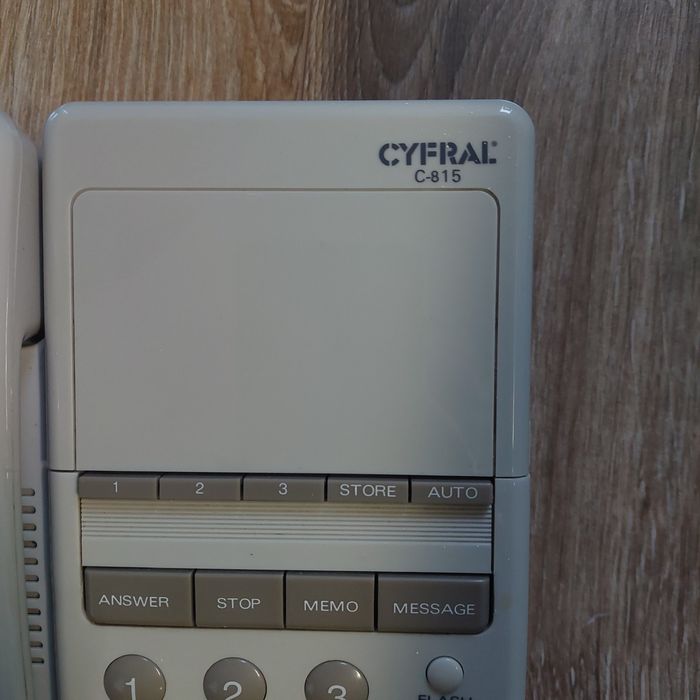 Polski telefon stacjonarny CYFRAL C-815