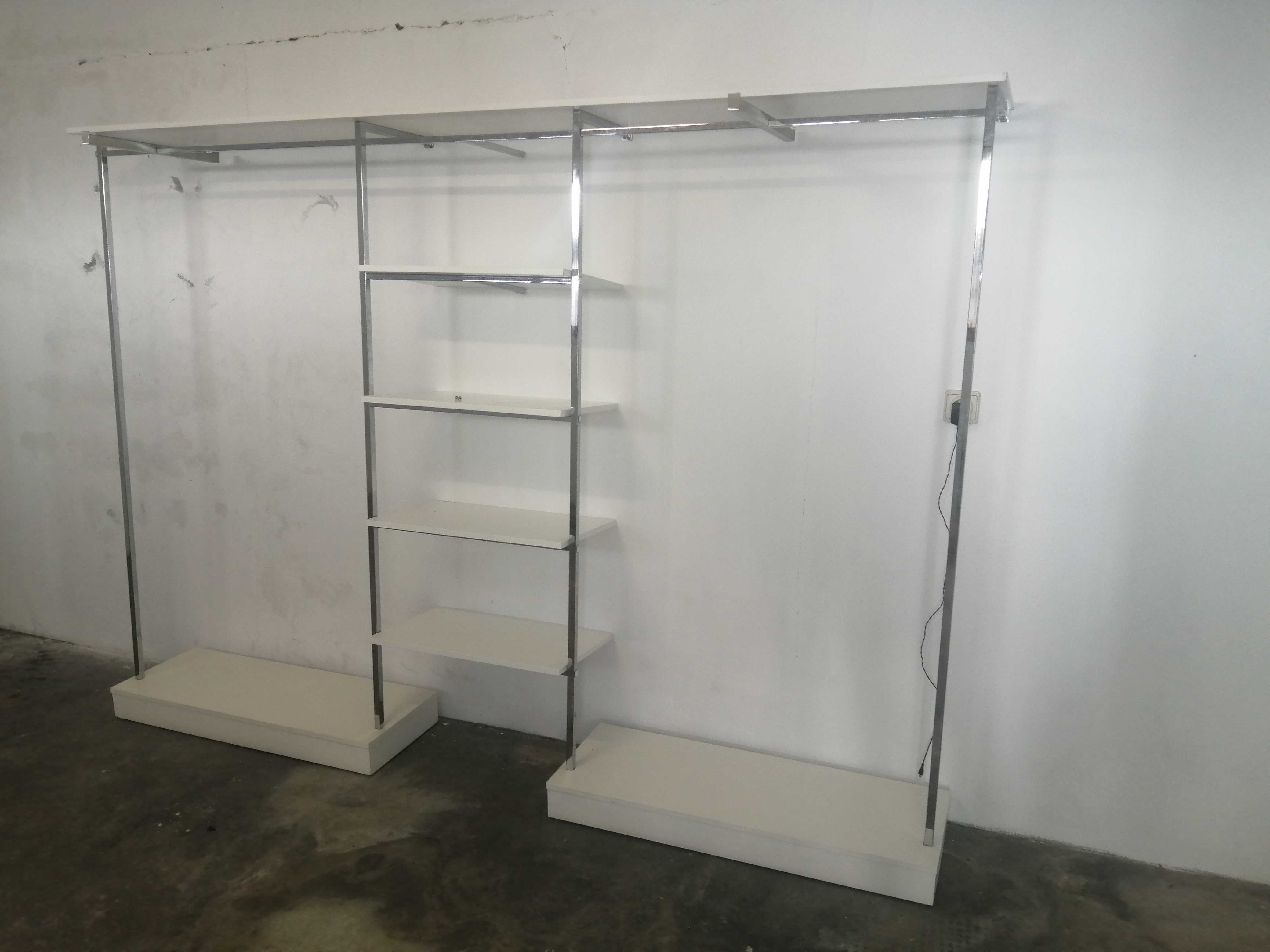 Expositor de roupa para loja