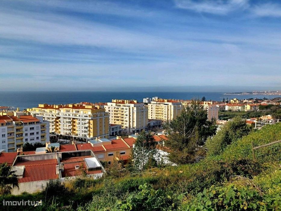 Terreno para construção com vista frontal de mar nos jardins da Parede