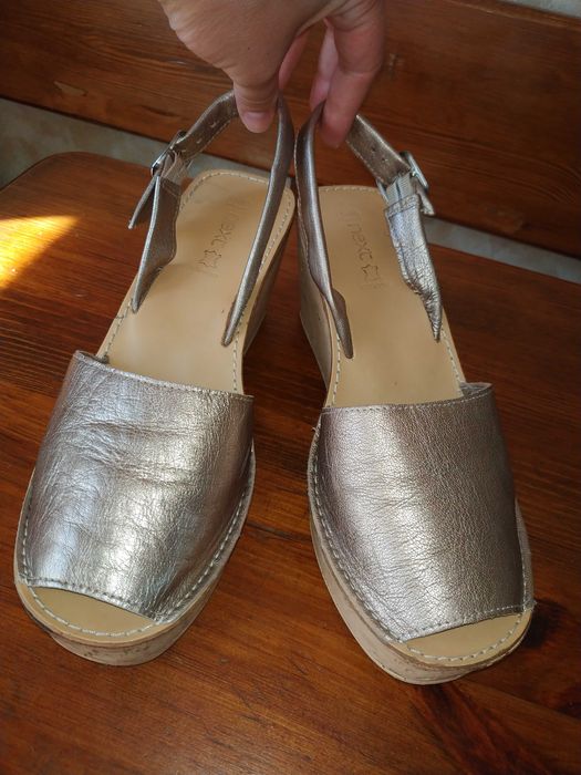 Золоті весільні шкіряні босоніжки NEXT на корковій платформі 40 розмір