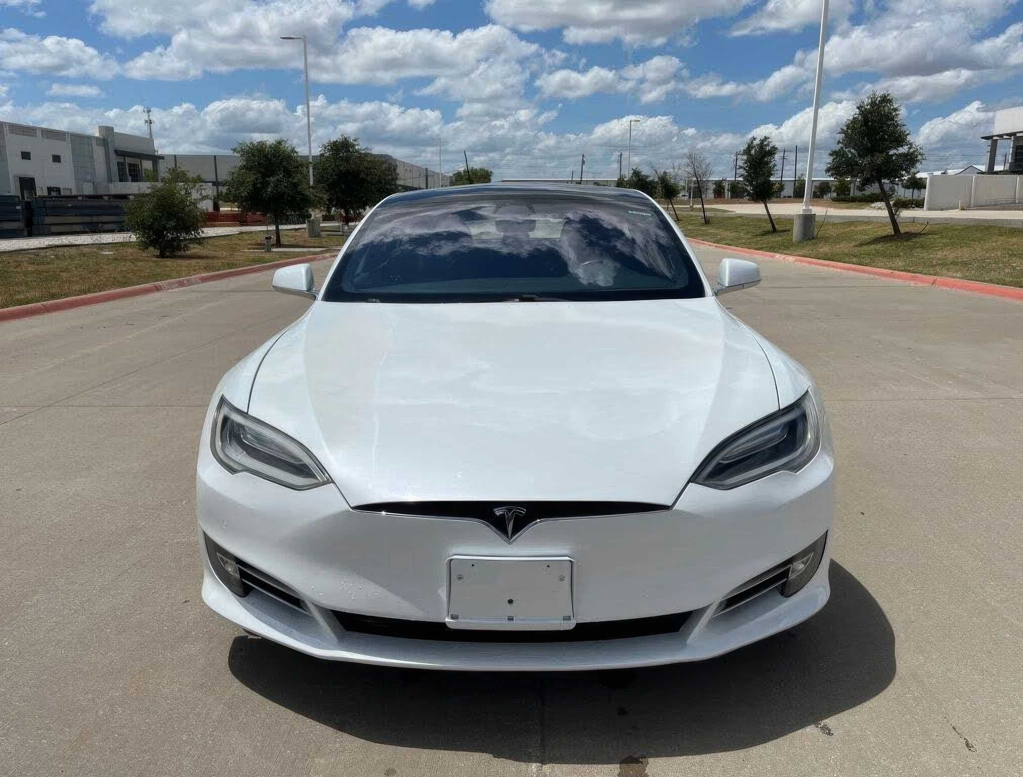 Tesla Model S P100D 2017