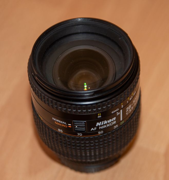 Nikon AF Nikkor 28-105mm 1:3.5-4.5D + кришки