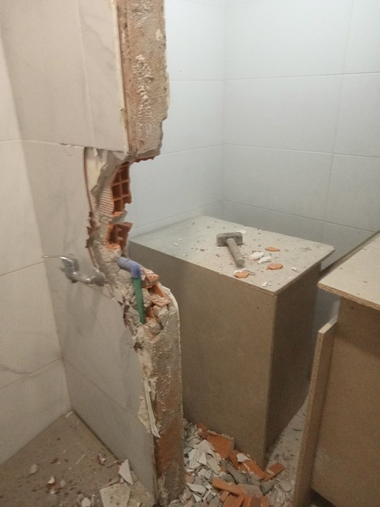 Trabalhos de trolha pintura e canalização