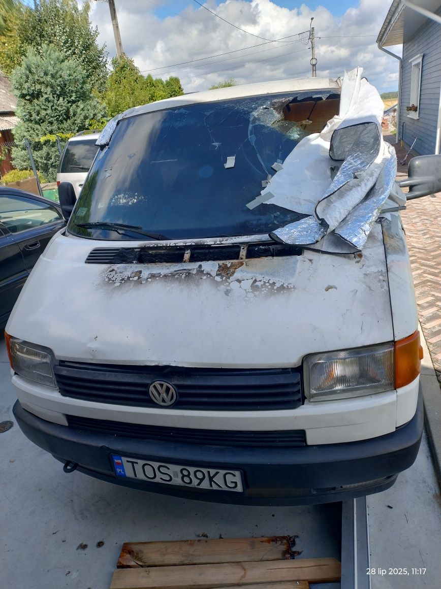 VW T4 1996 uszkodzony, w calosci,na części