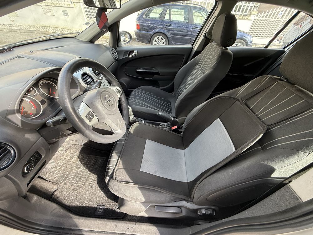 Vendo corsa 2010