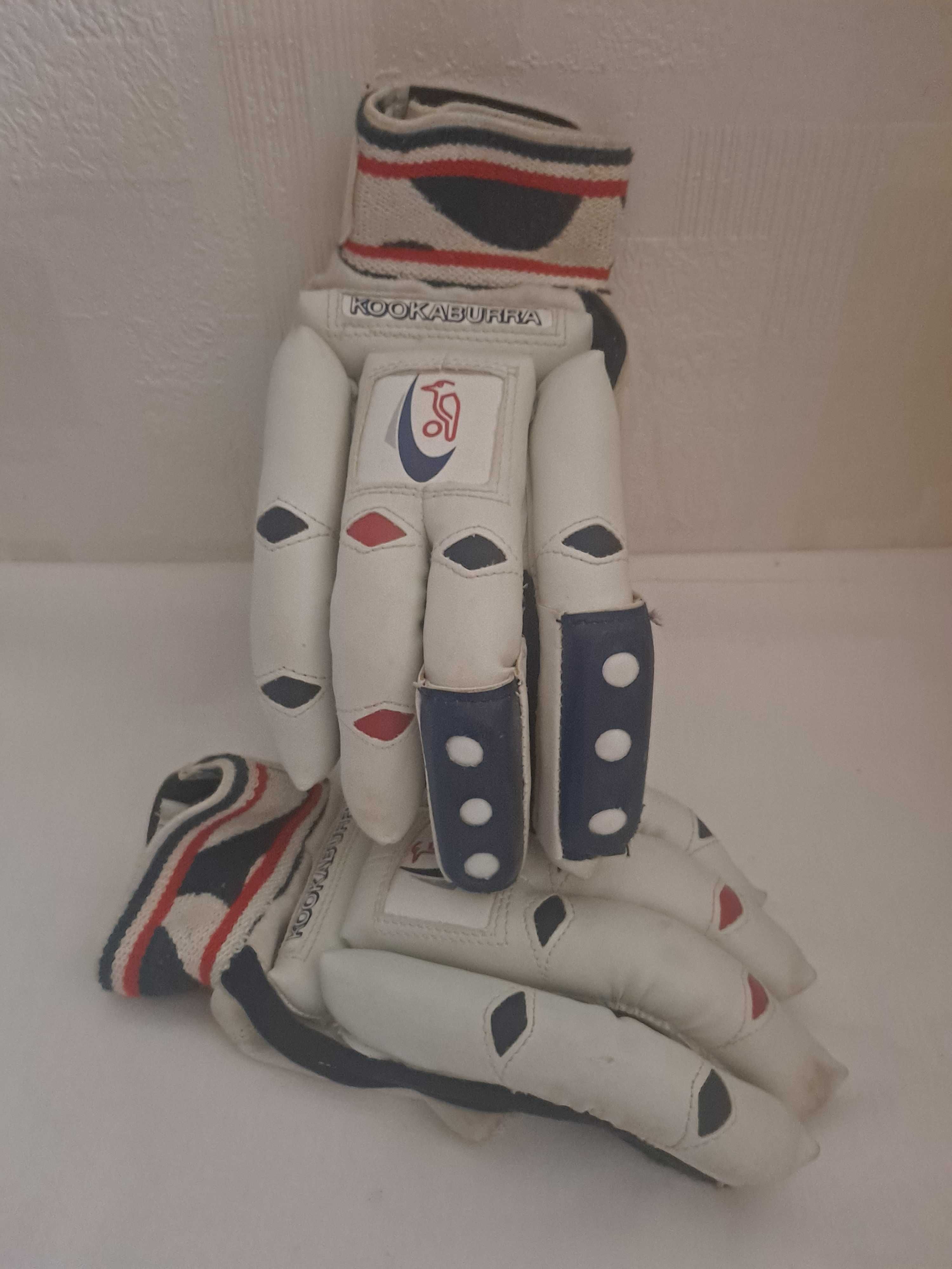 Крикет-бита GRAY-NICOLLS и комплект экипировки для игры в крикет