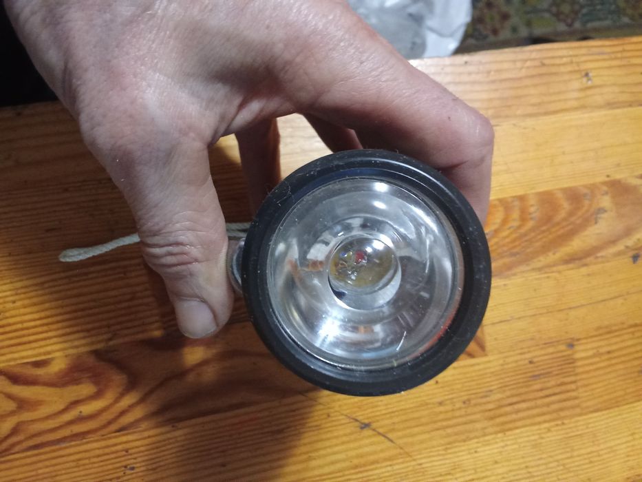 Фонарик ручной динамический , жук , жучок.