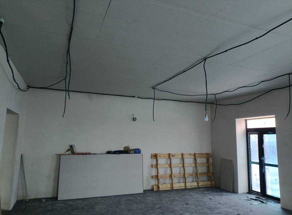 Продаж комерції (магазин) в Пустомитах