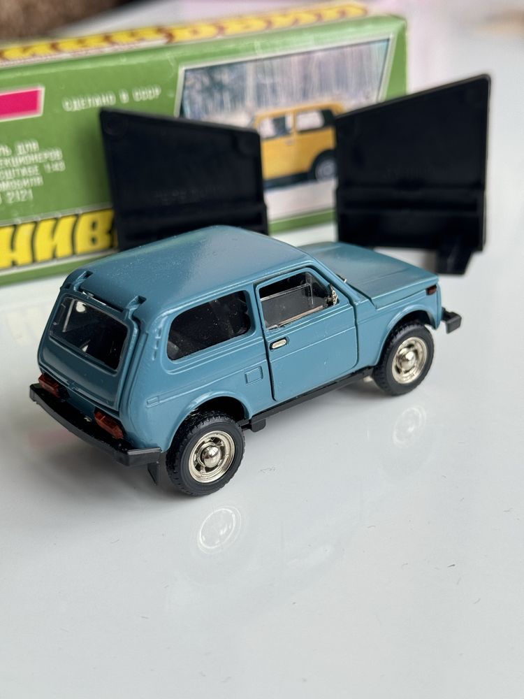 Lada 2121 Нива модель масштаб 1:43