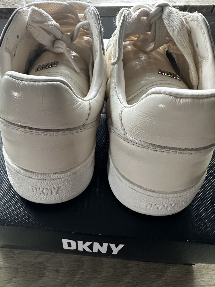 Snakersy DKNY  roz 35,5