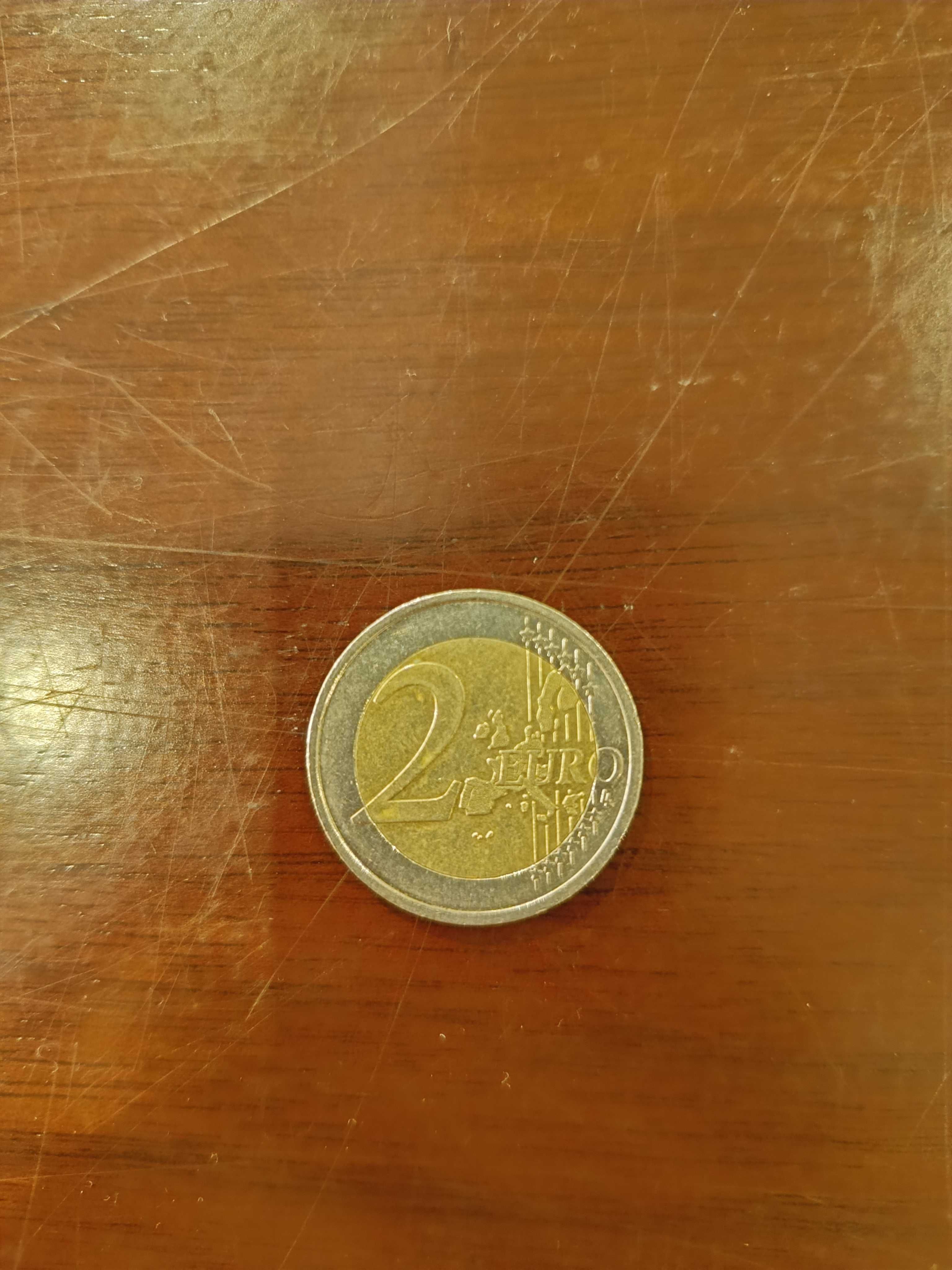 Moeda de 2 euros francesa do ano 2001 com erros de cunhagem